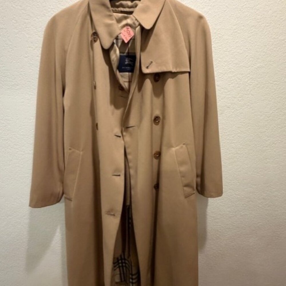 Classic ladies Burberry raincoat